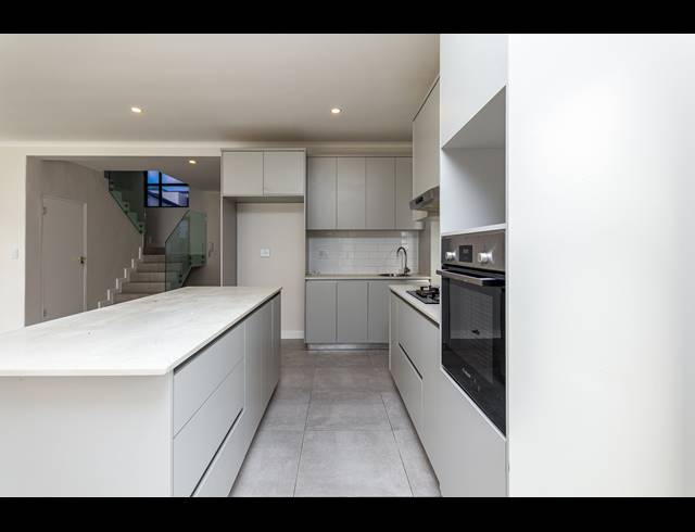4 BEDROOM FREEHOLD FOR SALE IN SANDOWN